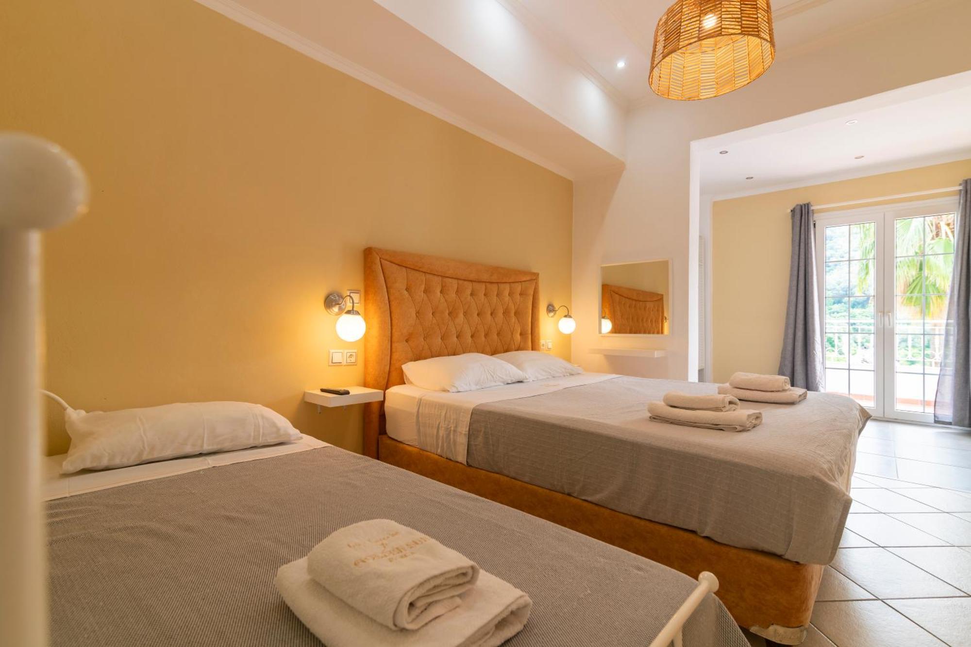 Aparthotel Golden Sun Parga Esterno foto
