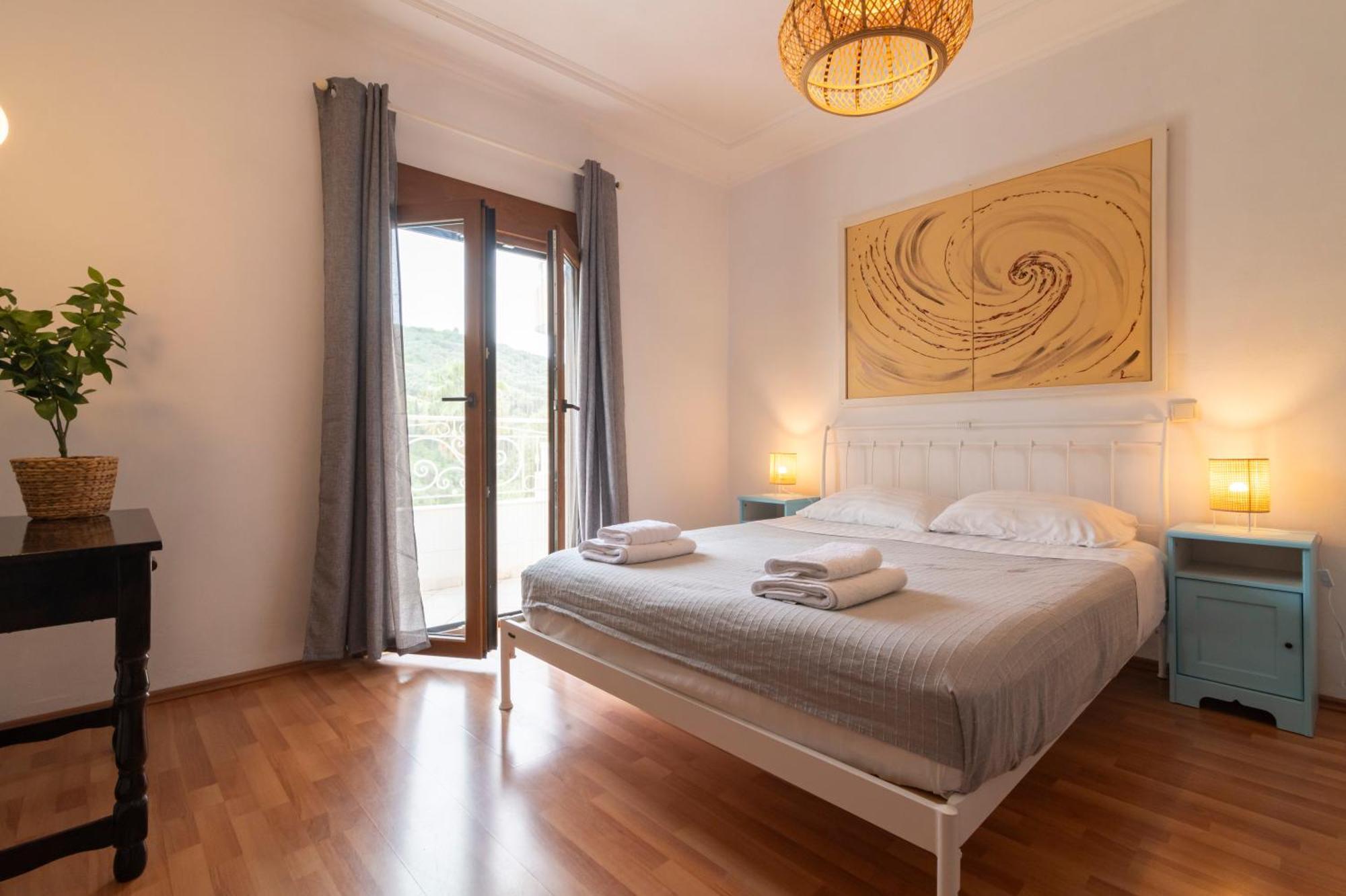 Aparthotel Golden Sun Parga Esterno foto