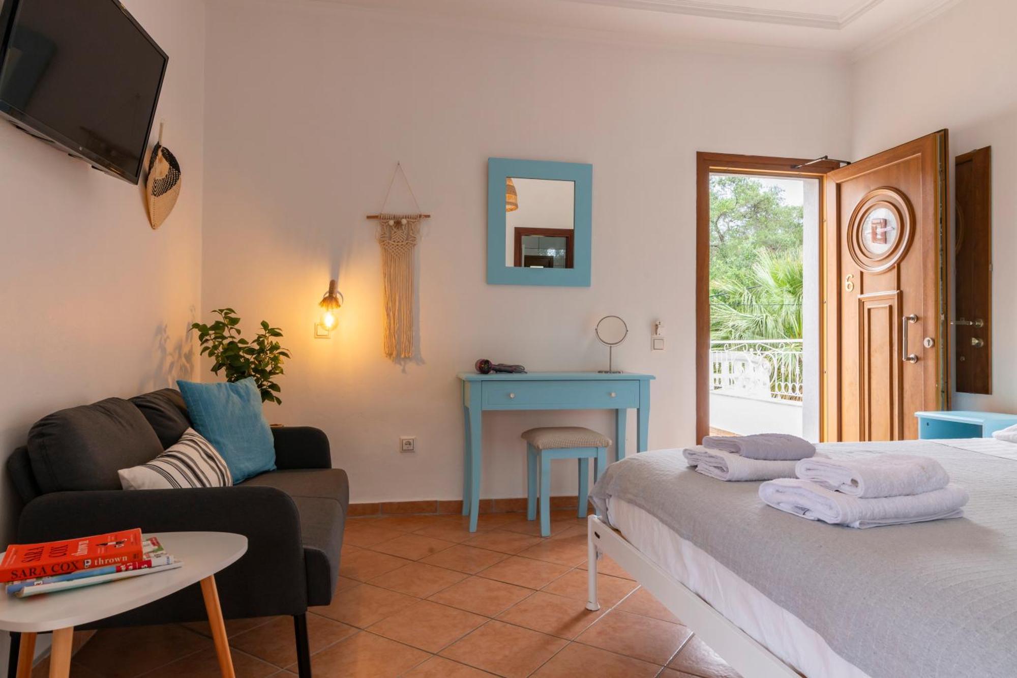 Aparthotel Golden Sun Parga Esterno foto