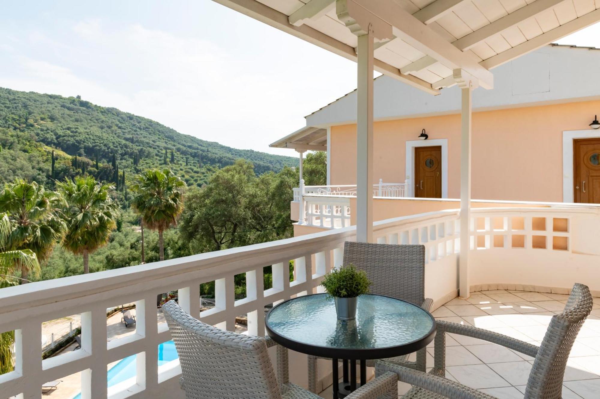 Aparthotel Golden Sun Parga Esterno foto